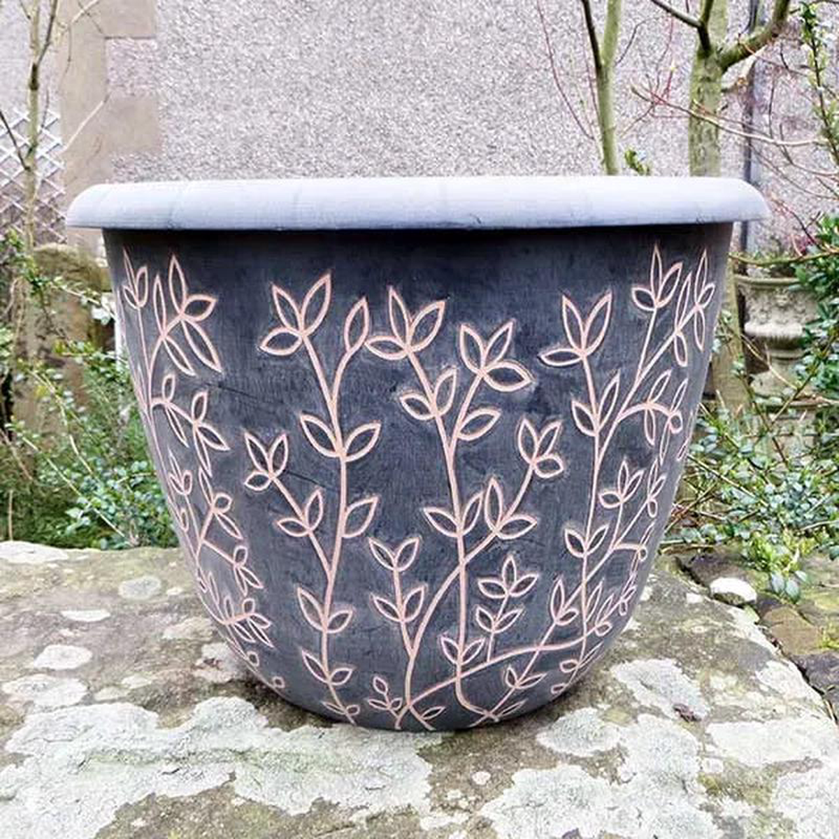 25cm Serenity Stout Planter BlackBown Plant Pot